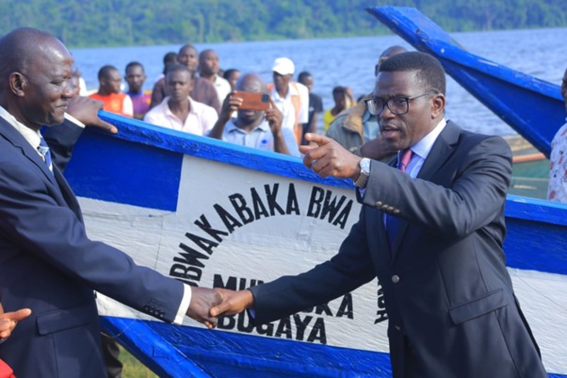 The King has provided transportation to the Chiefs of the Districts in Buvuma